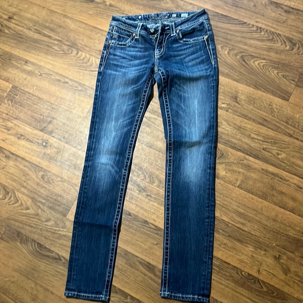Miss Me Jeans. size 27. Great condition. Pre-worn.